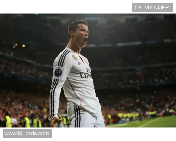 维尼修斯在瞬息万变的比赛中如何展现出色的进攻意识与决策能力